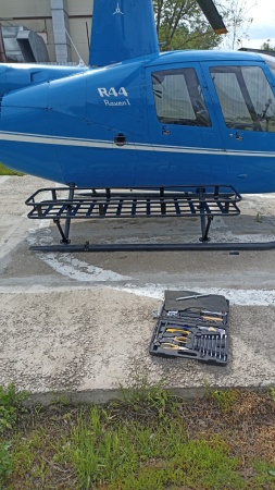 Багажник внешний подвесной для вертолета Robinson R44
